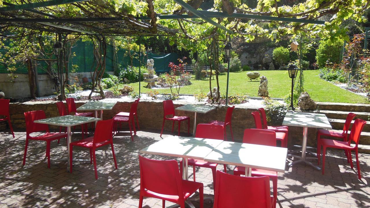 Hôtel restaurant HENRY Puy-l'Eveque Exterior foto